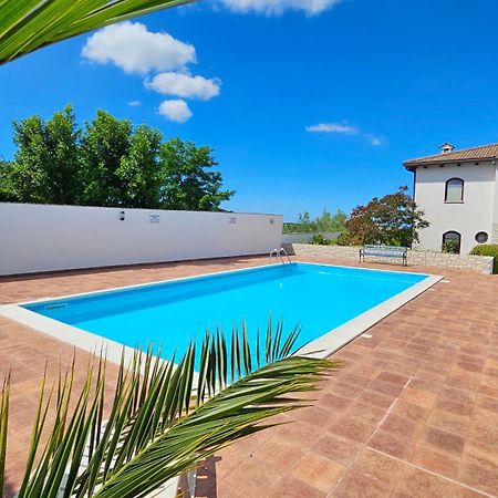 Holiday Home Bellavista Tar-Vabriga Luaran gambar