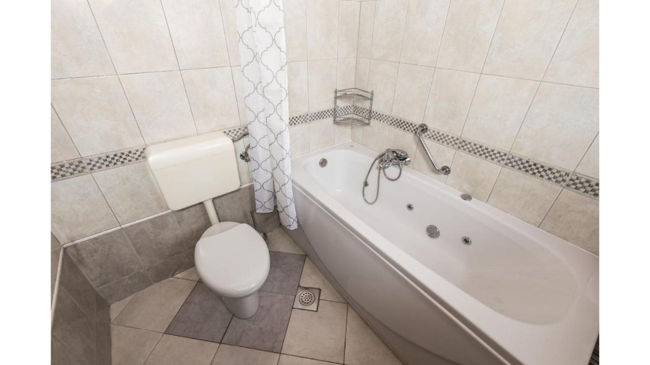 Holiday Home Bellavista Tar-Vabriga Luaran gambar