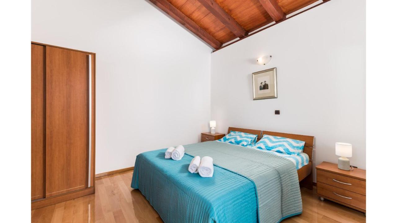 Holiday Home Bellavista Tar-Vabriga Luaran gambar