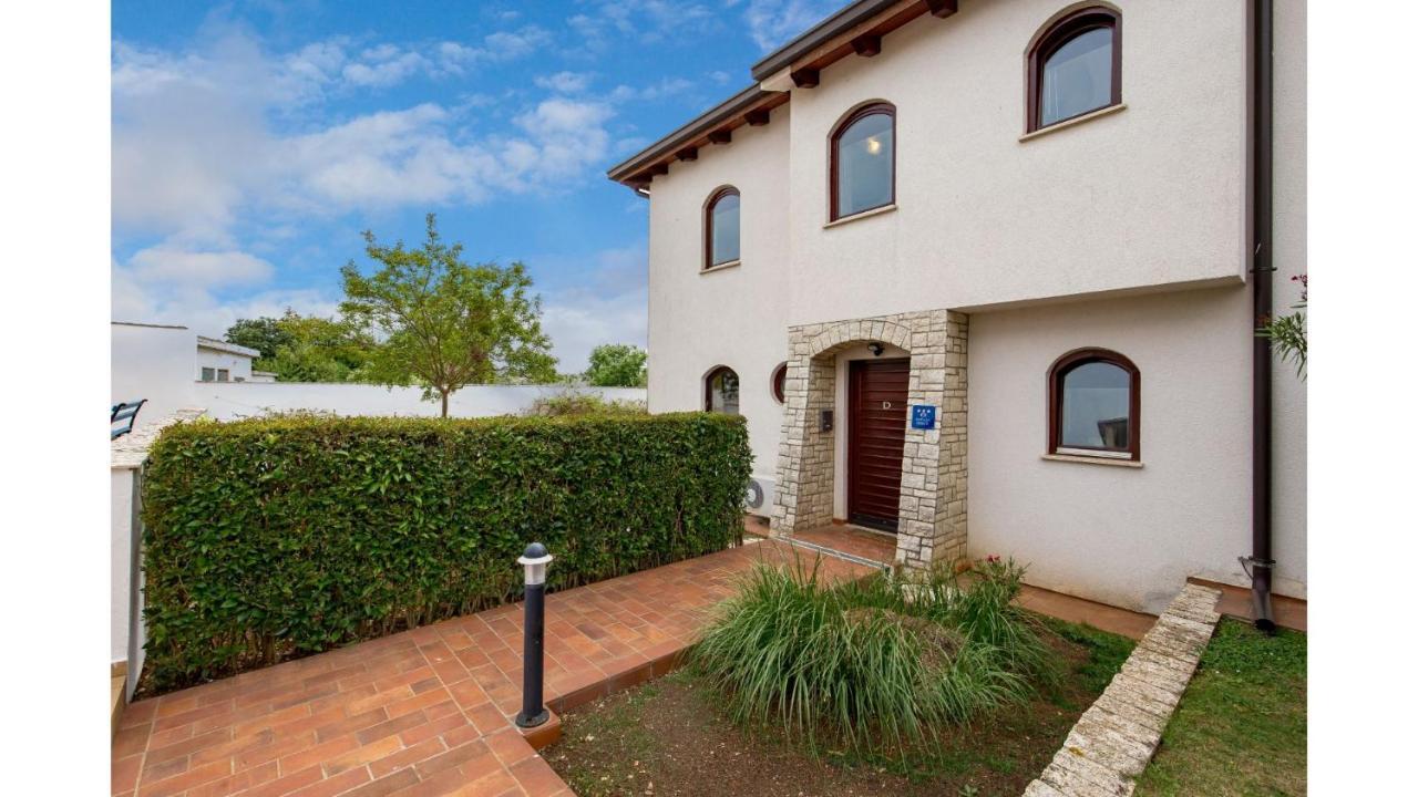 Holiday Home Bellavista Tar-Vabriga Luaran gambar