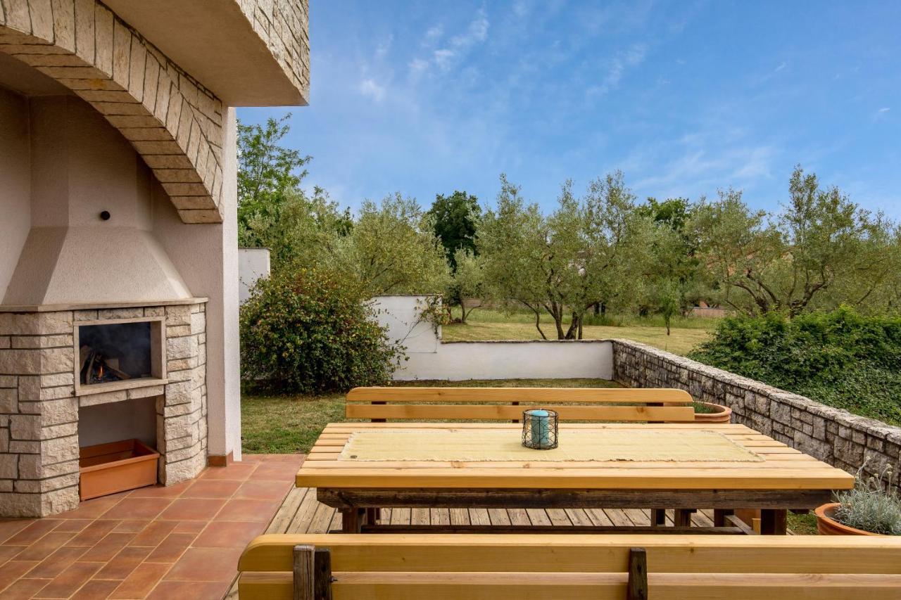 Holiday Home Bellavista Tar-Vabriga Luaran gambar