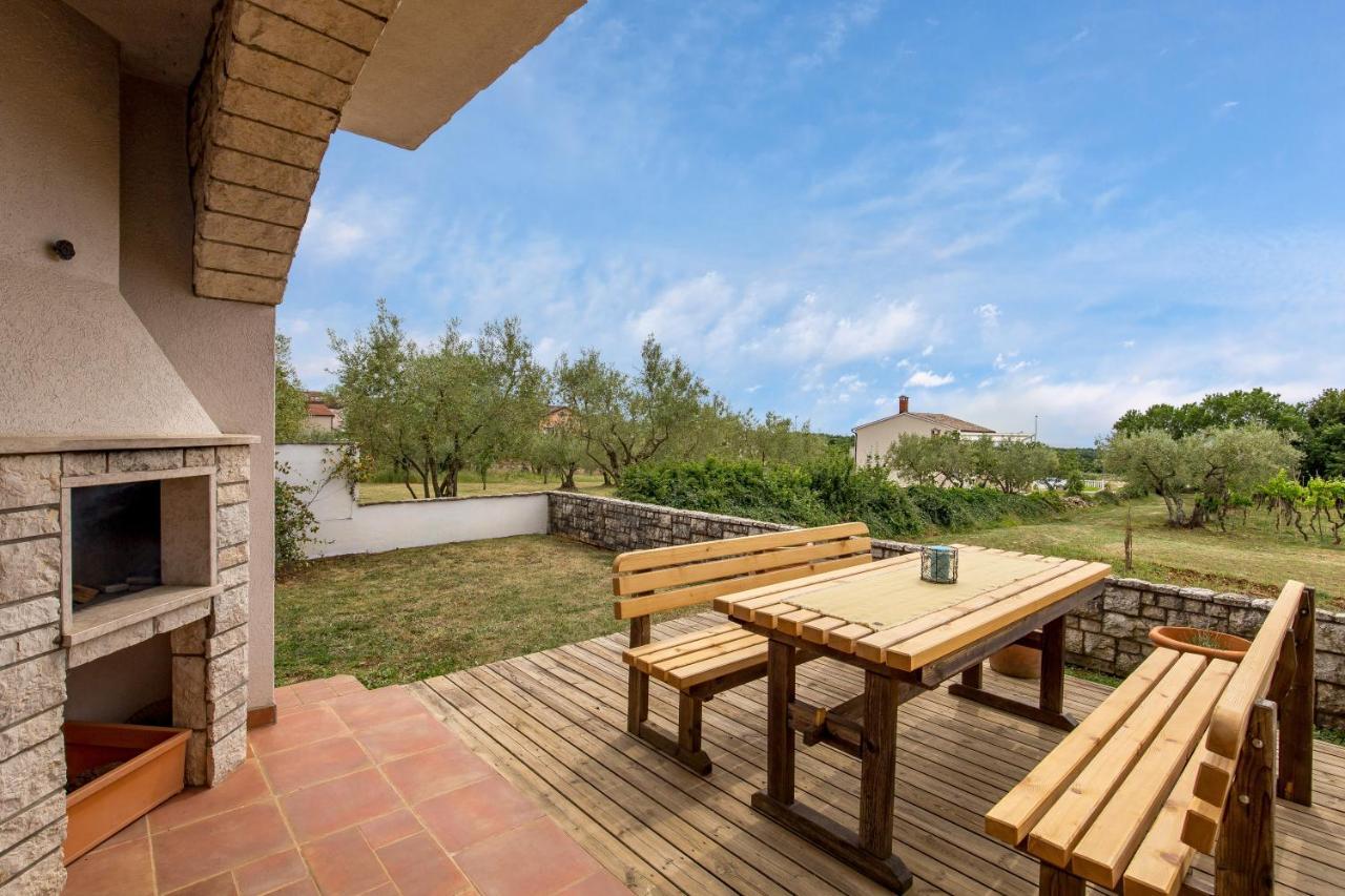 Holiday Home Bellavista Tar-Vabriga Luaran gambar
