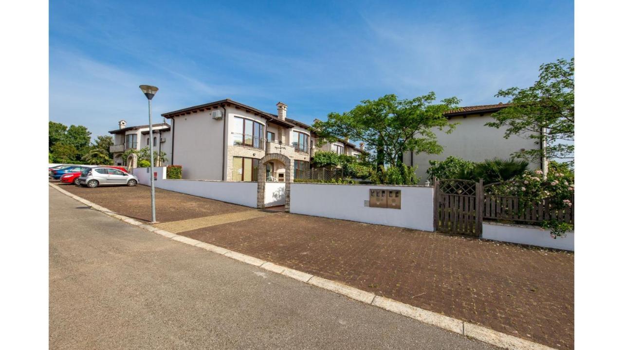 Holiday Home Bellavista Tar-Vabriga Luaran gambar