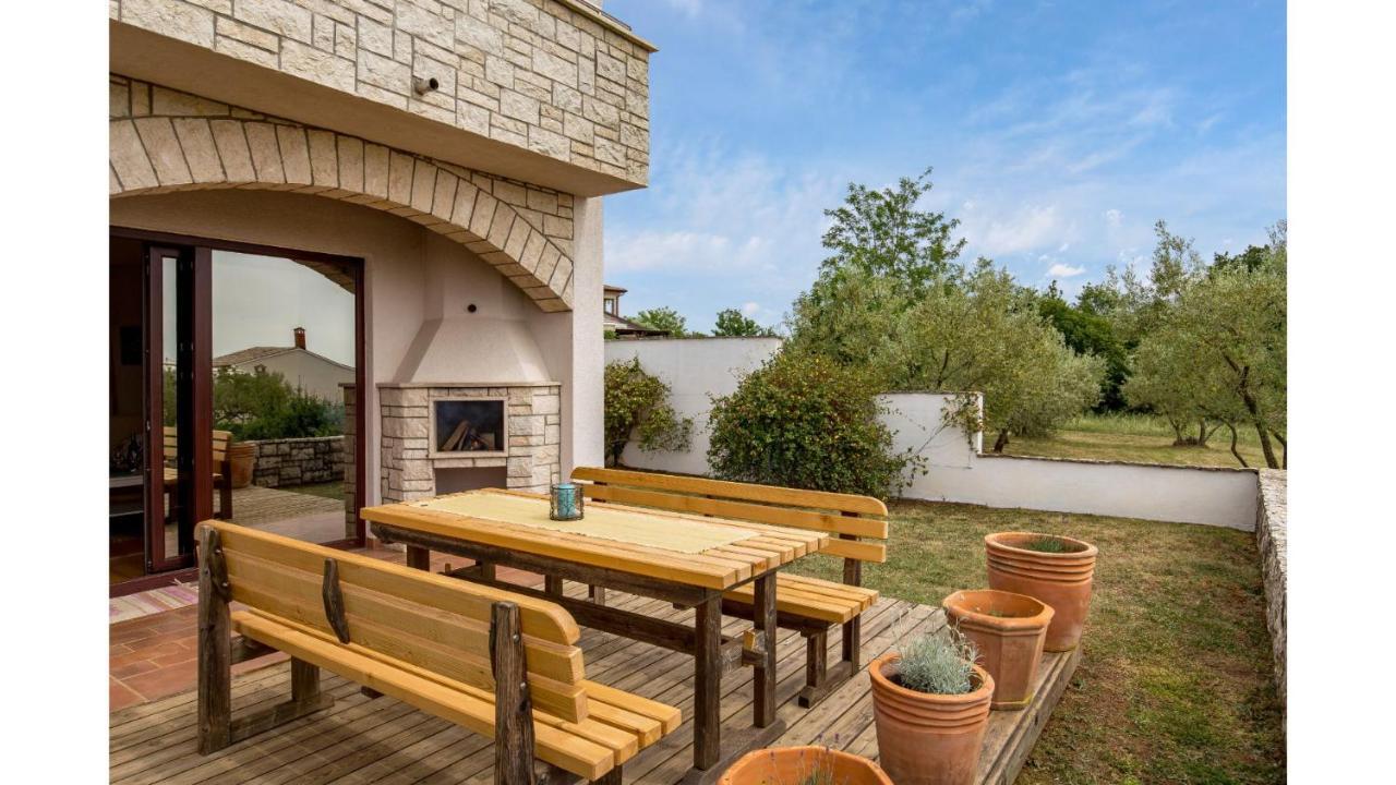 Holiday Home Bellavista Tar-Vabriga Luaran gambar